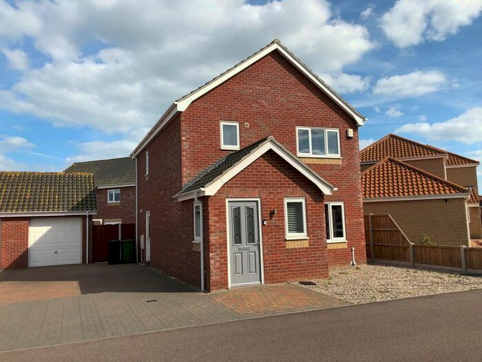 3 Bedroom Detached House To Rent In Kings Drive, Bradwell, Great Yarmouth, NR31