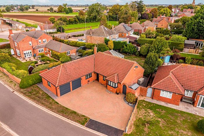 3 Bedroom Detached Bungalow For Sale In Sunnydale Close, Surfleet, PE11