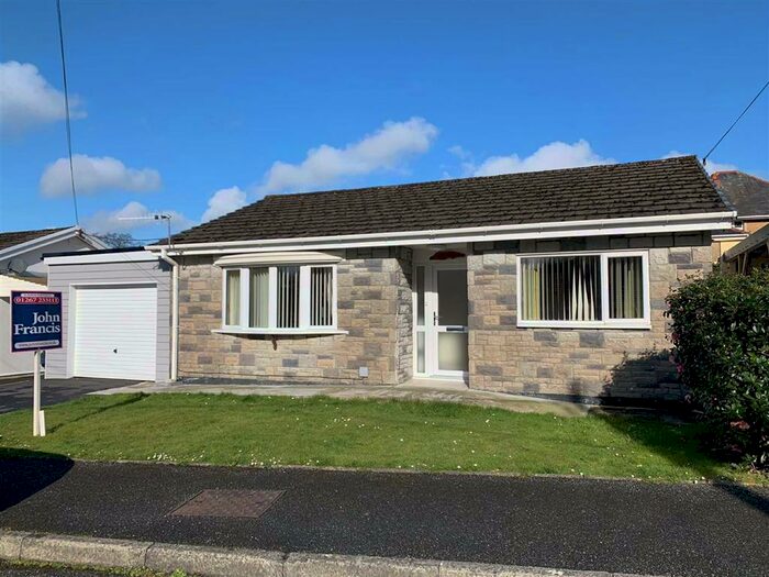 2 Bedroom Detached Bungalow For Sale In Gelli Aur, Bronwydd, Bronwydd Arms Carmarthen, SA33