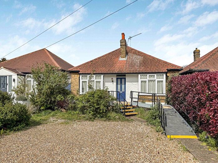 2 Bedroom Bungalow For Sale In Nelson Road, Twickenham, TW2