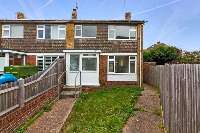 3 Bedroom End Of Terrace House To Rent In Northbourne Close, Shoreham-By-Sea, BN43