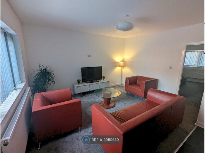 3 Bedroom Detached House To Rent In Rowan Tree, Oldham, OL8