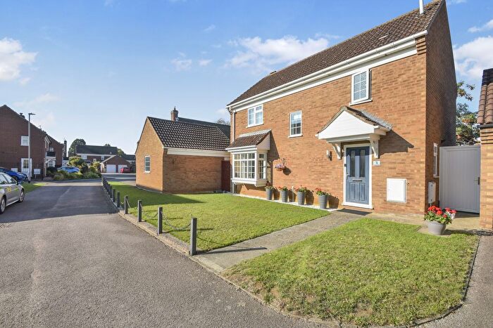 4 Bedroom Detached House For Sale In Mullein Close, Eaton Ford, PE19