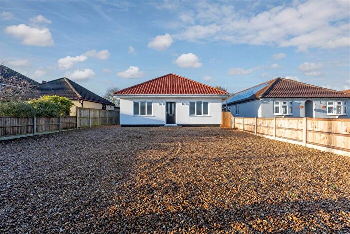 3 Bedroom Bungalow To Rent In School Lane, Sprowston, Norwich, NR7