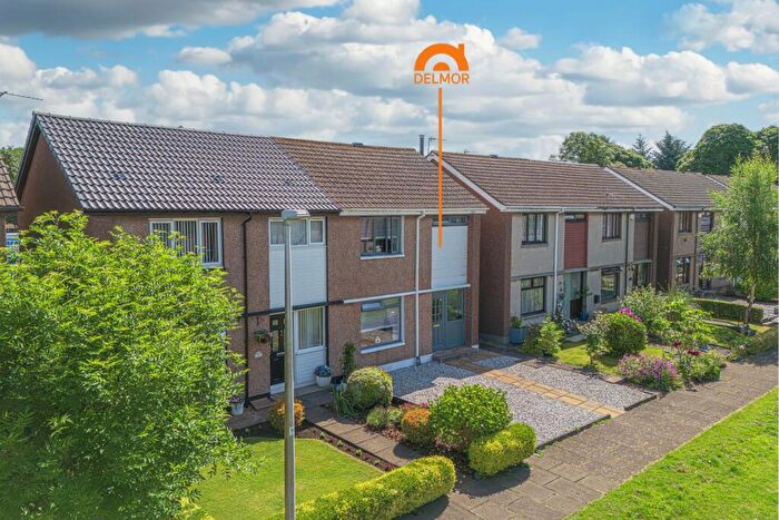 2 Bedroom Semi-Detached Villa For Sale In Park Street, Crosshill, Lochgelly, KY5