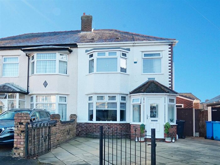 3 Bedroom Semi Detached House For Sale In Derwent Avenue, Prescot, Liverpool, L34