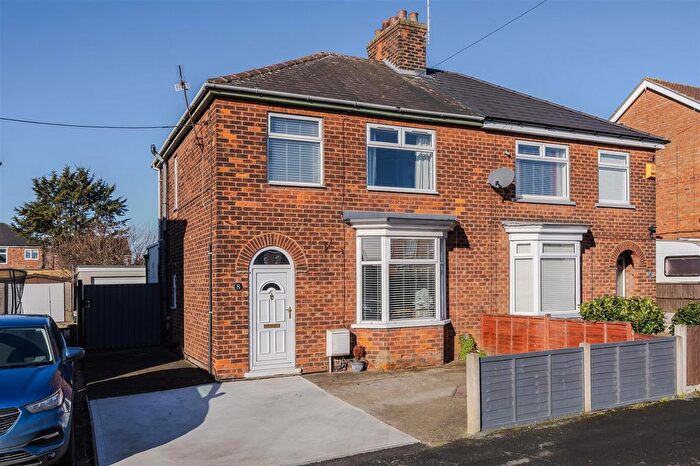 3 Bedroom Semi-Detached House To Rent In Milton Road, Scunthorpe, DN16