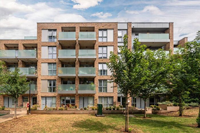 2 Bedroom Flat For Sale In Cross Lane, Hornsey, N8