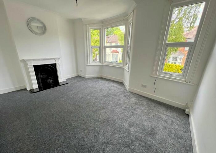 2 Bedroom Flat To Rent In New Trinity Road, East Finchley, N2