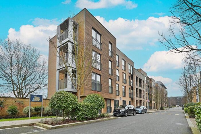 2 Bedroom Flat To Rent In Hitchin Lane, Stanmore, Stanmore, HA7