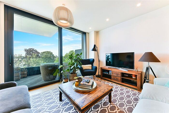 2 Bedroom Flat To Rent In Wood Crescent, Television Centre, White City, London, W12