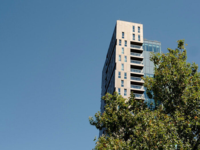 2 Bedroom Apartment For Sale In Avent Garde Tower, Shorditch, London, E1