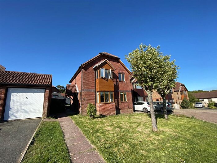 4 Bedroom Link Detached House To Rent In Folkington Gardens, St. Leonards-On-Sea, TN37