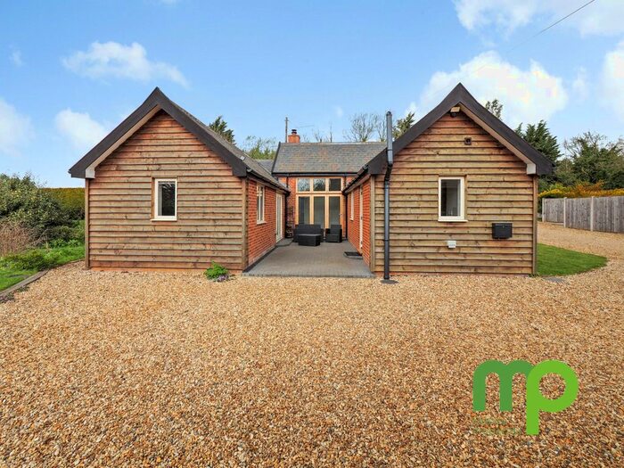 3 Bedroom Barn Conversion For Sale In Norwich Road, Besthorpe, Attleborough, NR17