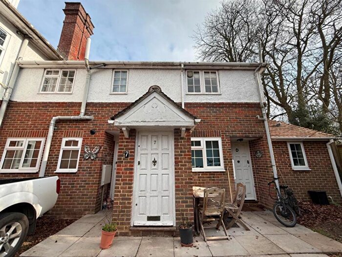 2 Bedroom Flat To Rent In Winchester Road, Andover, SP10