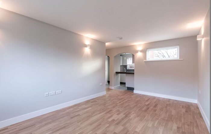 1 Bedroom Flat To Rent In Dunnock Close, London, N9