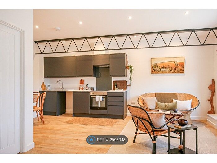 1 Bedroom Flat To Rent In Sandy Park, Bristol, BS4