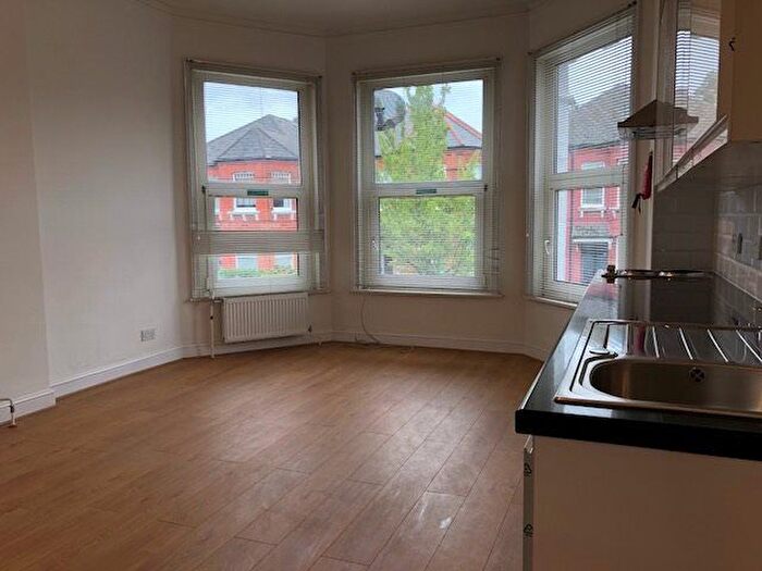 Studio To Rent In Manstone Road, Kilburn, NW2