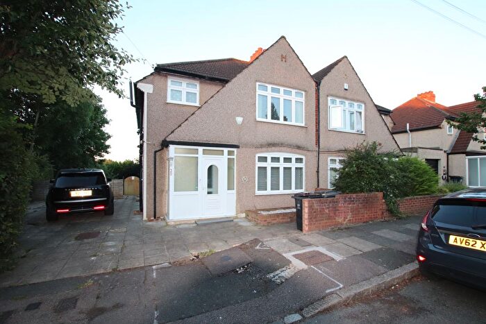 3 Bedroom Semi-Detached House To Rent In Thornton Road, Bromley, BR1