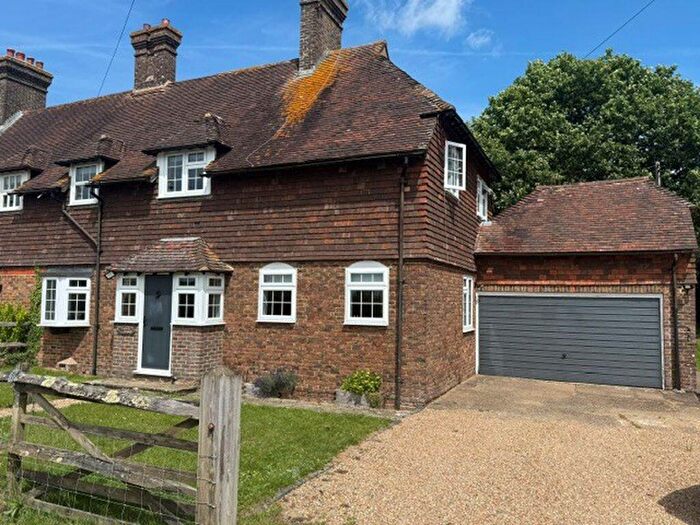 4 Bedroom Semi-Detached House To Rent In Wheatsheaf Road, Henfield, BN5