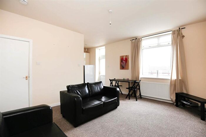 2 Bedroom Flat To Rent In Bothal Street, Byker, Newcastle Upon Tyne, NE6
