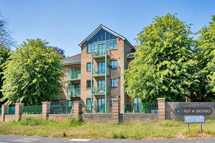 2 Bedroom Flat To Rent In Ellerslie Court, Gravesend, DA12