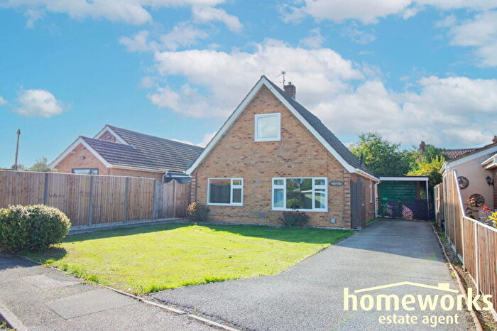 3 Bedroom Chalet For Sale In Willow Grove, Dereham, NR19