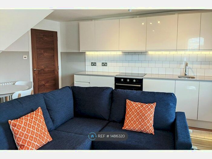 1 Bedroom Flat To Rent In Lamington Street, London, W6