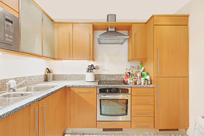 2 Bedroom Flat To Rent In Cayenne Court, Shad Thames, SE1