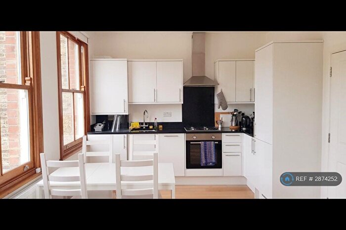2 Bedroom Flat To Rent In Courtauld Road, London, N19