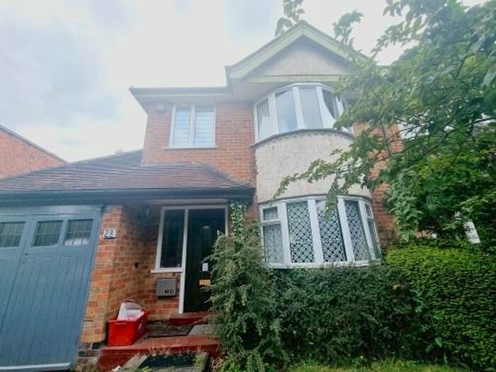 3 Bedroom Semi-Detached House To Rent In Princes Drive, Leamington Spa, CV32
