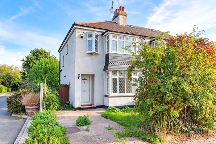 3 Bedroom Semi Detached House For Sale In Bailey Road, Leigh-on-Sea, Essex, SS9