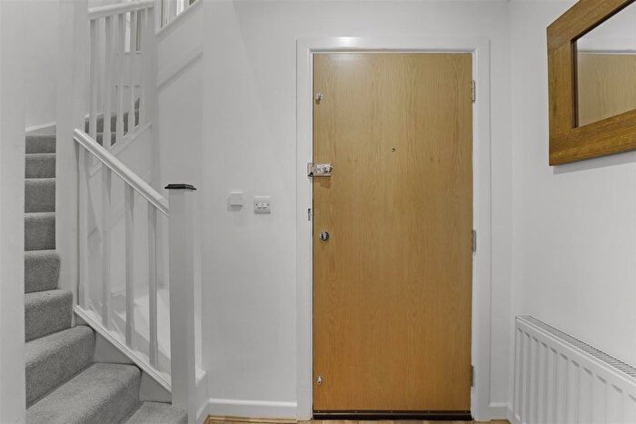 2 Bedroom Flat For Sale In Edmunds House, Hemnall Street, Epping, CM16
