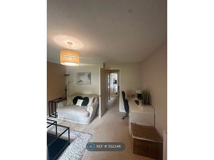 1 Bedroom Flat To Rent In Coxbridge Meadow, Farnham, GU9