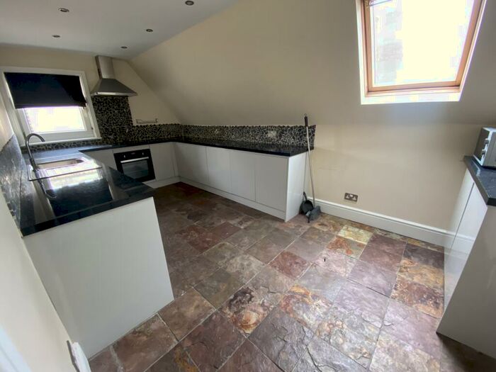 2 Bedroom Apartment To Rent In Regent Square, Doncaster, DN1