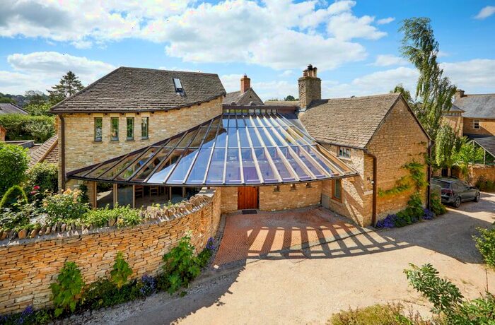 4 Bedroom House For Sale In Bayliss Yard, Sheep Street, Charlbury, Chipping Norton, OX7