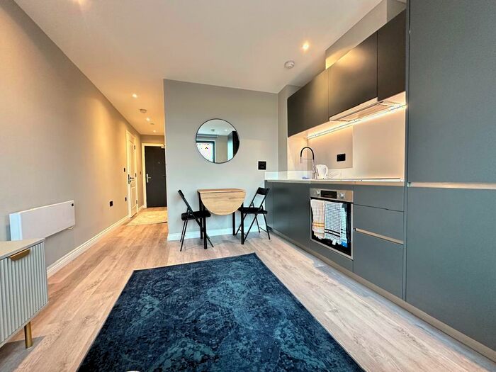 1 Bedroom Apartment To Rent In Springwell Gardens, Springwell Road, Leeds, LS12