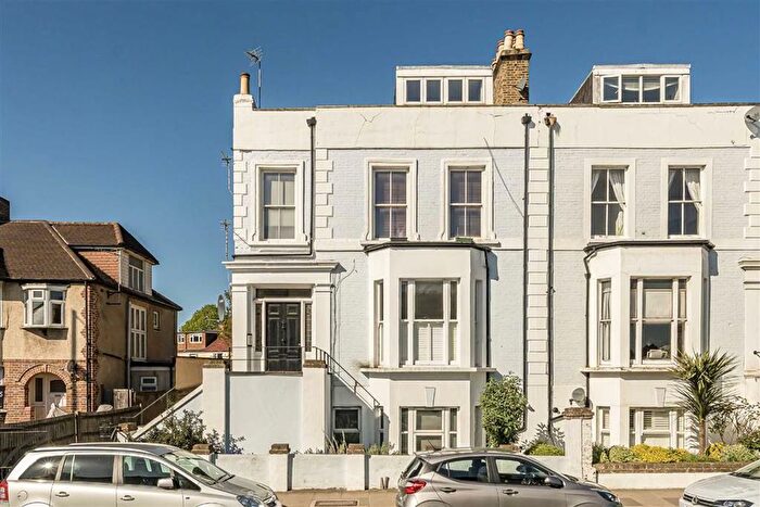 1 Bedroom Flat To Rent In Stanley Road, Teddington, TW11