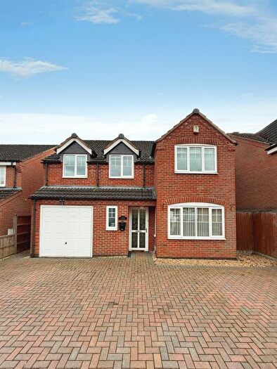 4 Bedroom Detached House For Sale In Castle Court, Heanor, DE75