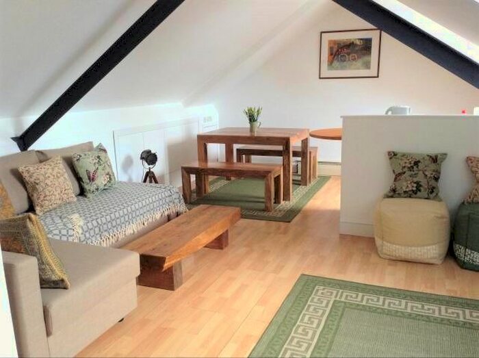 Studio To Rent In Fulham Palace Road, Hammersmith, London, W6