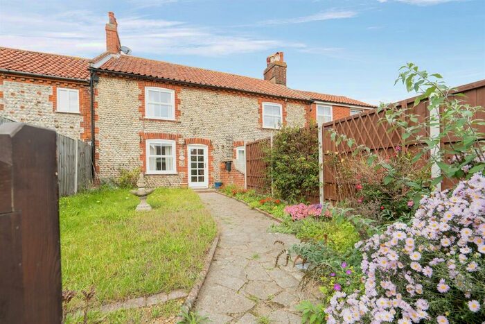 2 Bedroom Character Property For Sale In High Street, East Runton, Cromer, NR27