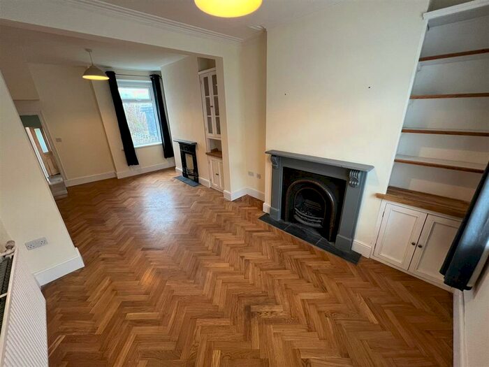 3 Bedroom House To Rent In Railway Street, Cardiff, CF24