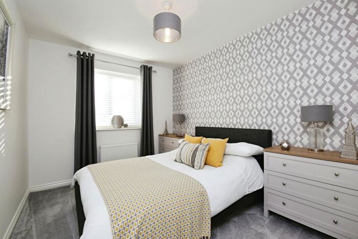 3 Bedroom End Of Terrace House For Sale In Carding Drive, Darlington, DL1