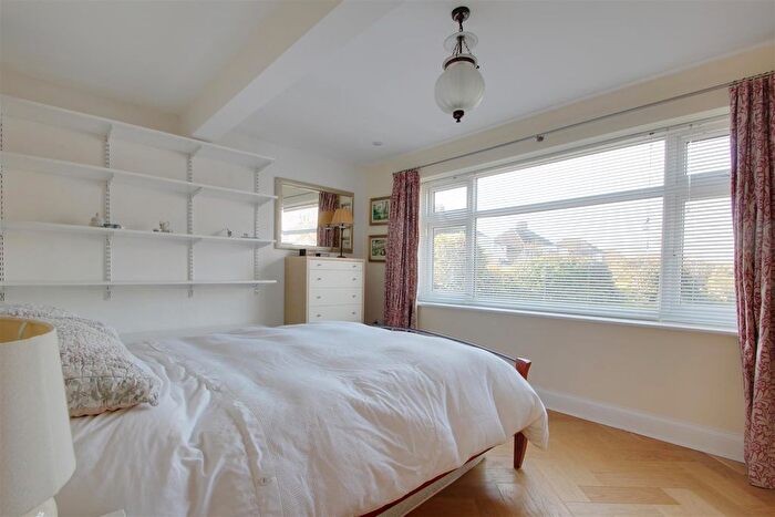 1 Bedroom Flat To Rent In Rosebery Avenue, Goring-By-Sea, Worthing, BN12