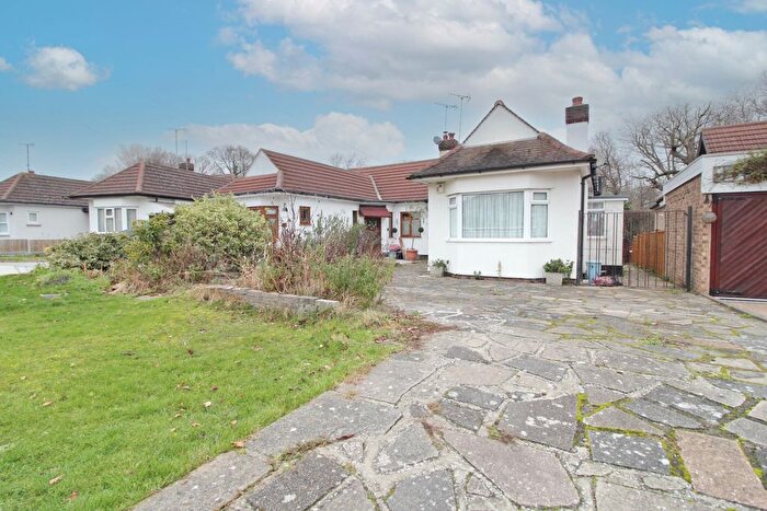 2 Bedroom Semi Detached House For Sale In Vardon Drive, Leigh-On-Sea, Essex, SS9