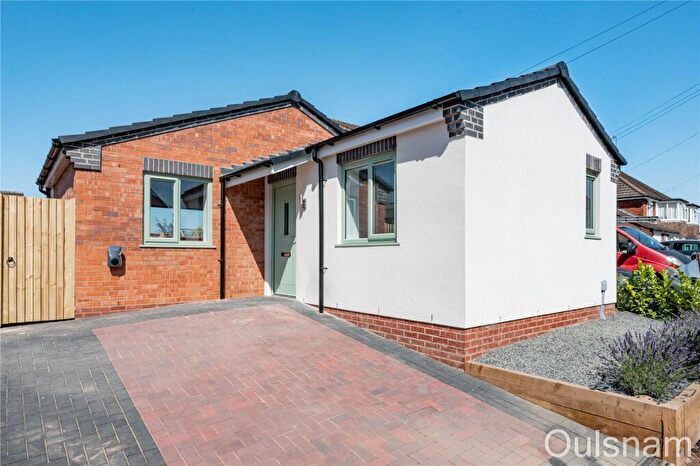 1 Bedroom Bungalow For Sale In Haynes Close, Catshill, Bromsgrove, Worcestershire, B61