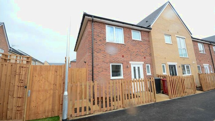 3 Bedroom End Of Terrace House To Rent In Rannoch Street, Tilehurst, Reading RG30