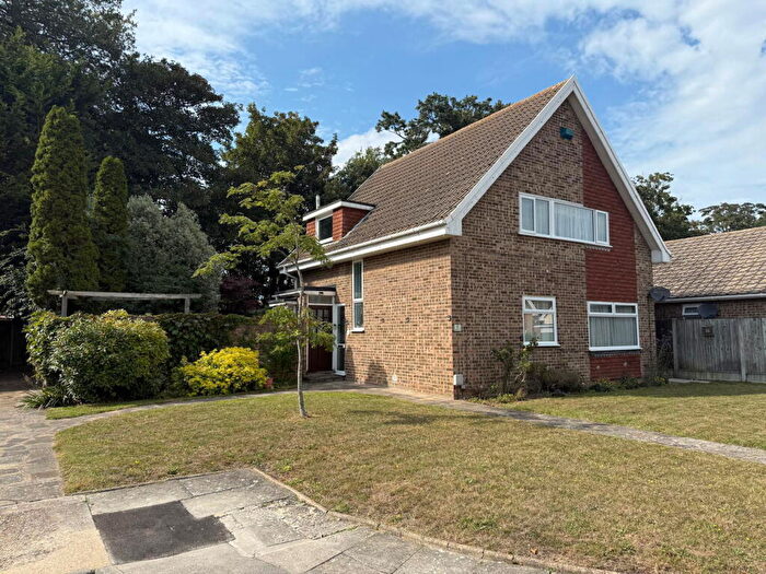 3 Bedroom Detached House For Sale In Rugby Close, Broadstairs, CT10