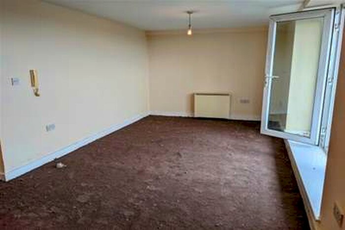 1 Bedroom Flat To Rent In Lakeside Rise, Blackley, M9