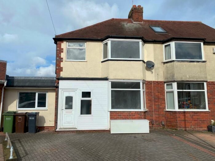 4 Bedroom Semi-Detached House To Rent In Broadway, Shirley, Solihull, B90